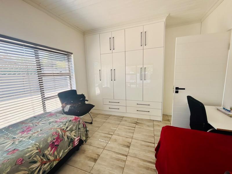 5 Bedroom Property for Sale in Brandwag Free State